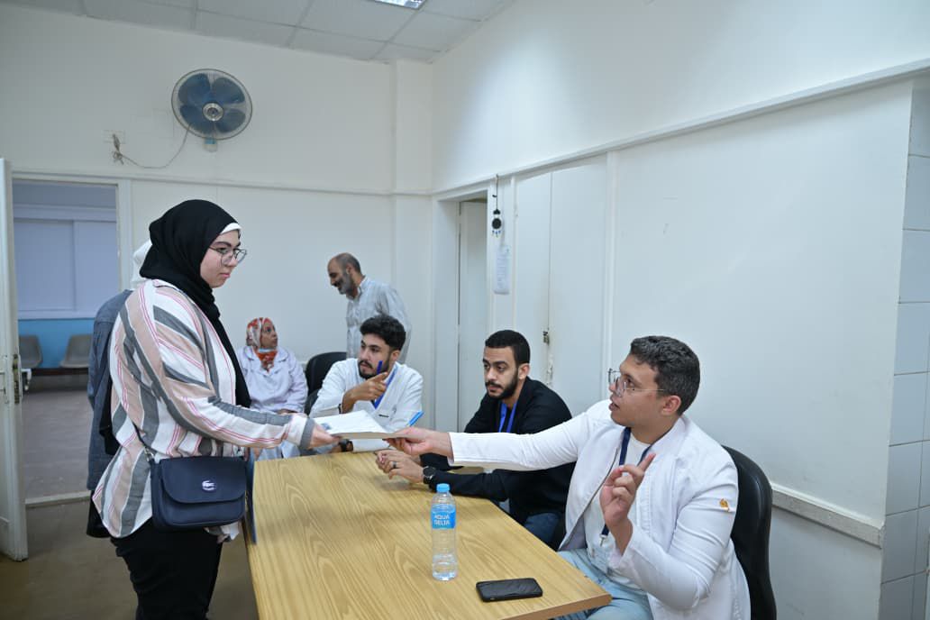 جامعة القاهرة تبدأ الكشف الطبي للطلاب الجدد 2025 بمستشفى الطلبة