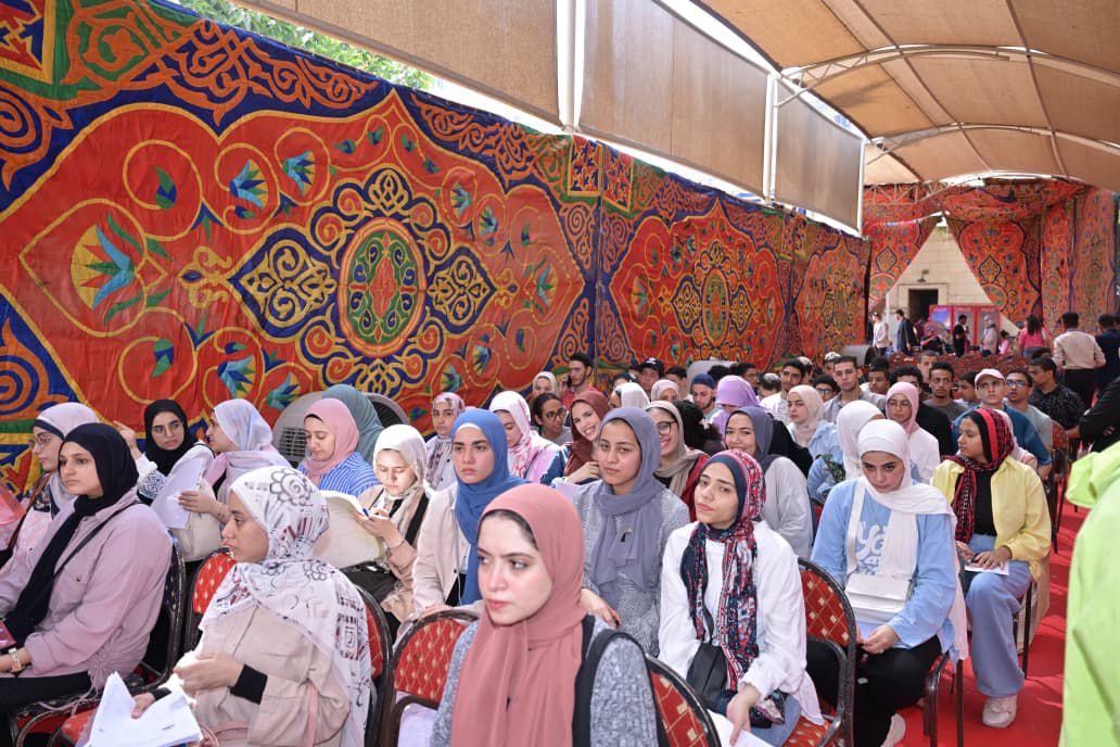 جامعة القاهرة تبدأ الكشف الطبي للطلاب الجدد 2025 بمستشفى الطلبة