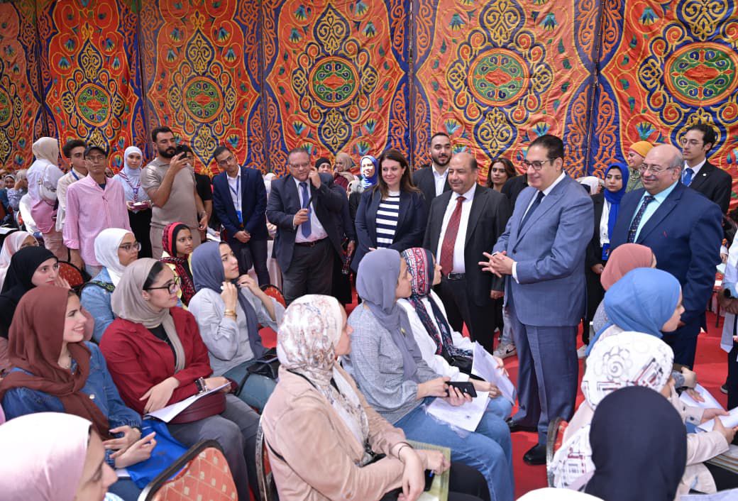 جامعة القاهرة تبدأ الكشف الطبي للطلاب الجدد 2025 بمستشفى الطلبة