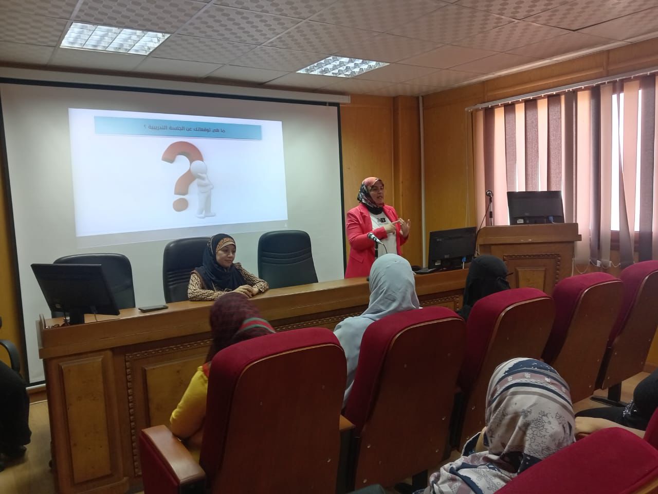 جامعة الأقصر تعزز دور الرائدات الريفيات بتنظيم ورشة الاتصال الفعال