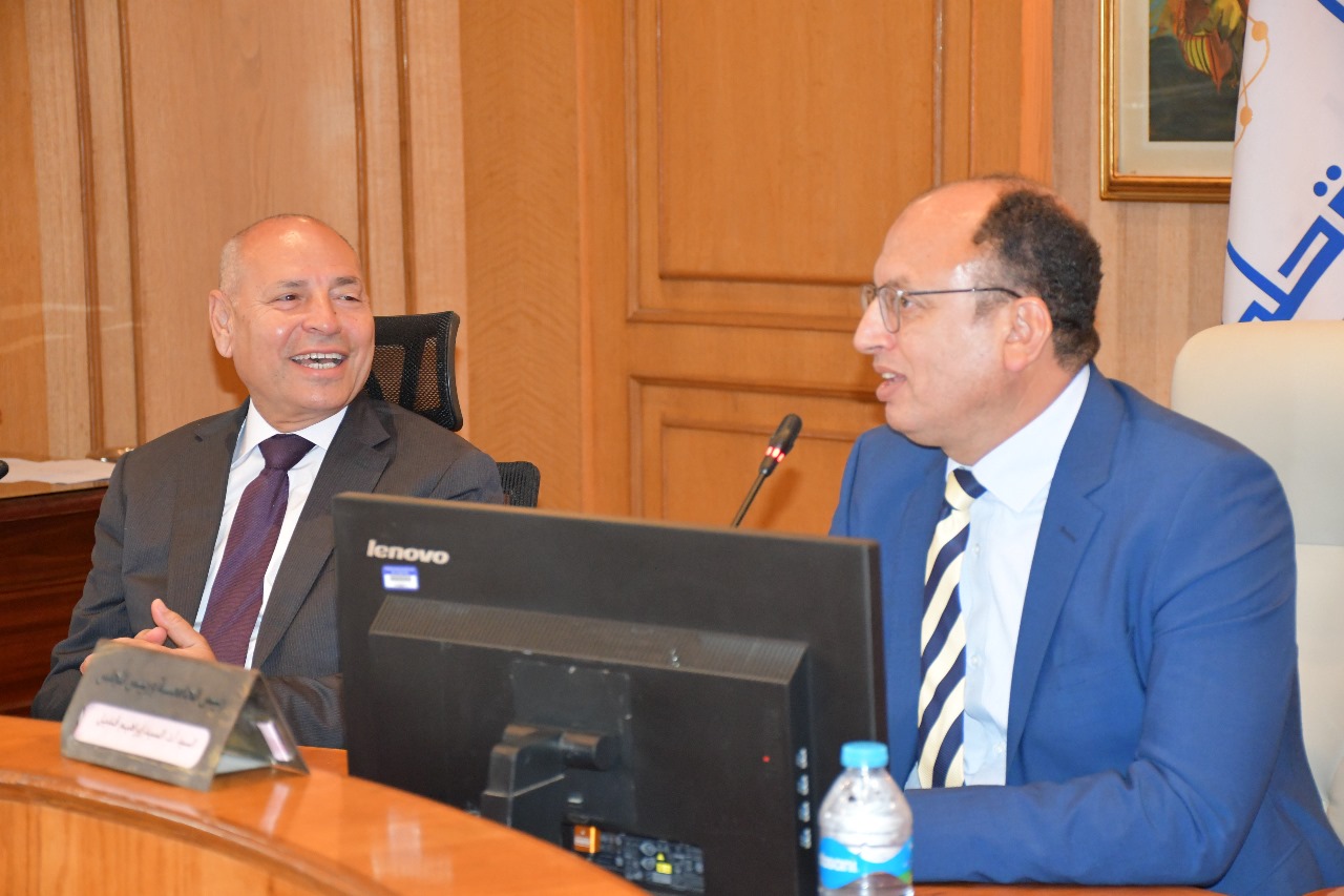 مجلس جامعة حلوان يستعرض إنجازات الجامعة منذ 2022