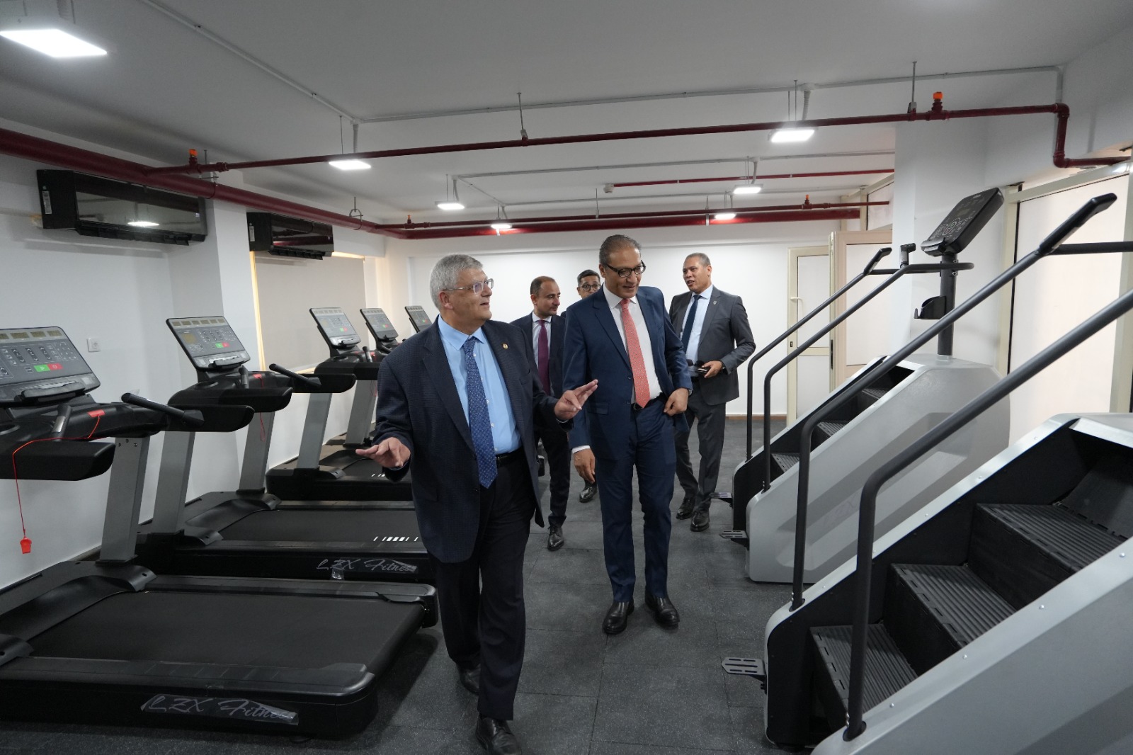 وفد أخبار اليوم يزور الجامعة المصرية اليابانية ويستعرض تجربة التعليم المتميز