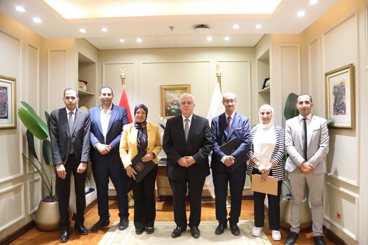 وزير التعليم العالي يوقع بروتوكول جديد لتطوير التعليم الفني وريادة الأعمال