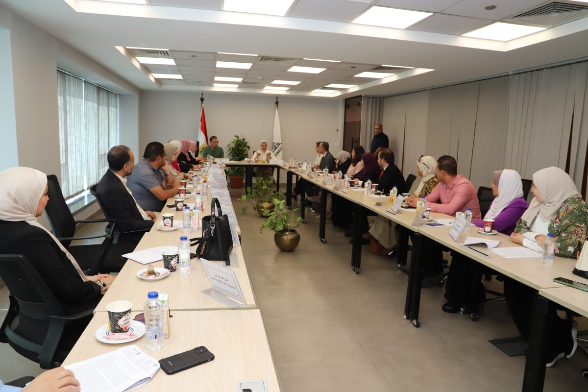 نائب رئيس جامعة عين شمس لشؤون الدراسات العليا والبحوث ترأس اجتماع لجنة تنسيق المؤتمرات السنوية