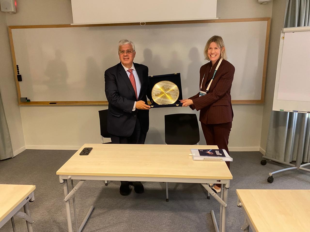 وزير التعليم العالي يلتقي وزيرة الدولة السويدية للتعليم والبحث العلمي