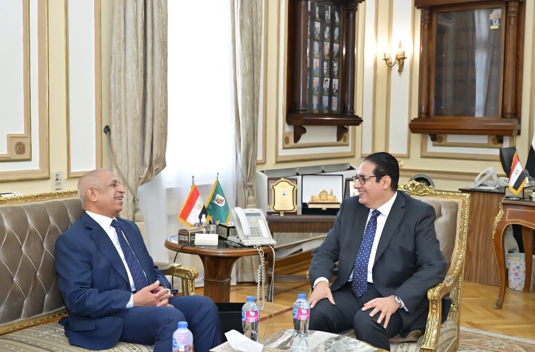 رئيس جامعة القاهرة يستقبل رئيس الأكاديمية العربية للعلوم والتكنولوجيا 