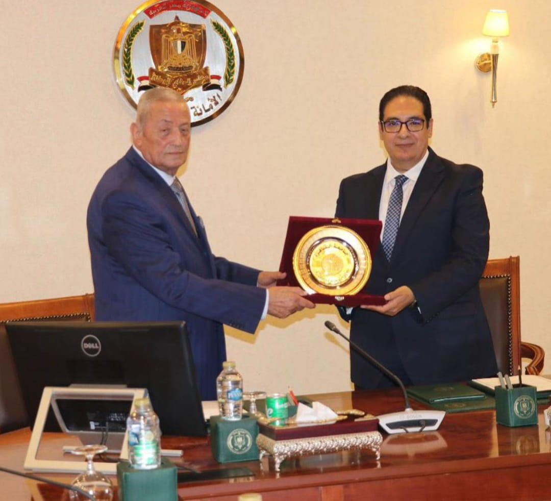 جامعة القاهرة ومجلس الدفاع الوطني يطلقان تدريبًا صيفيًا غير مسبوق لطلاب كلية الاقتصاد والعلوم السياسية