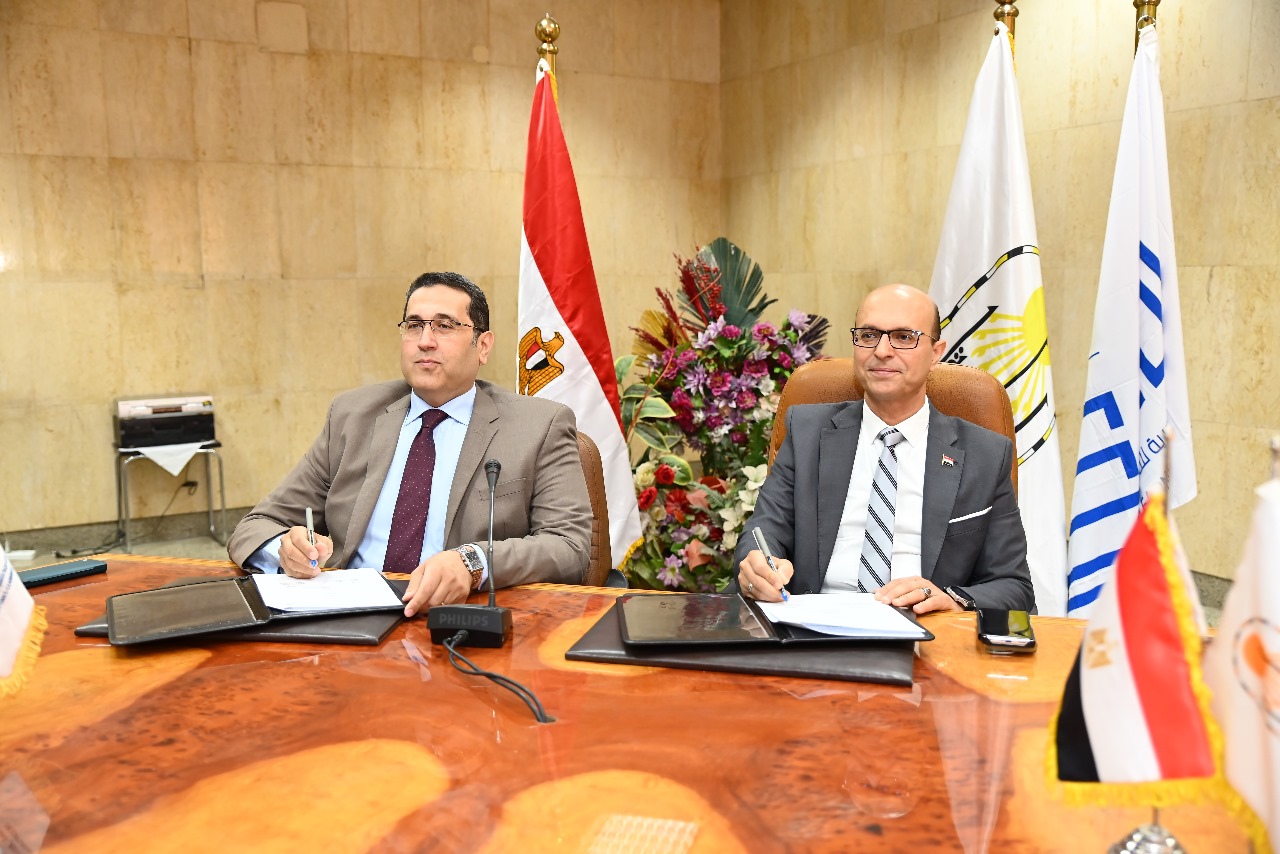 جامعة أسيوط تعزز شراكتها مع المصرية للتعلم الإلكتروني في البحث والتعليم