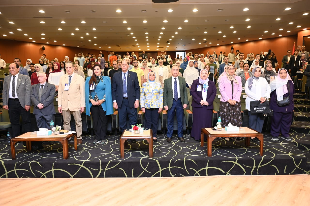 وزير التعليم العالي يرعى مؤتمرًا دوليًا لأبحاث السرطان بمدينة الأبحاث العلمية