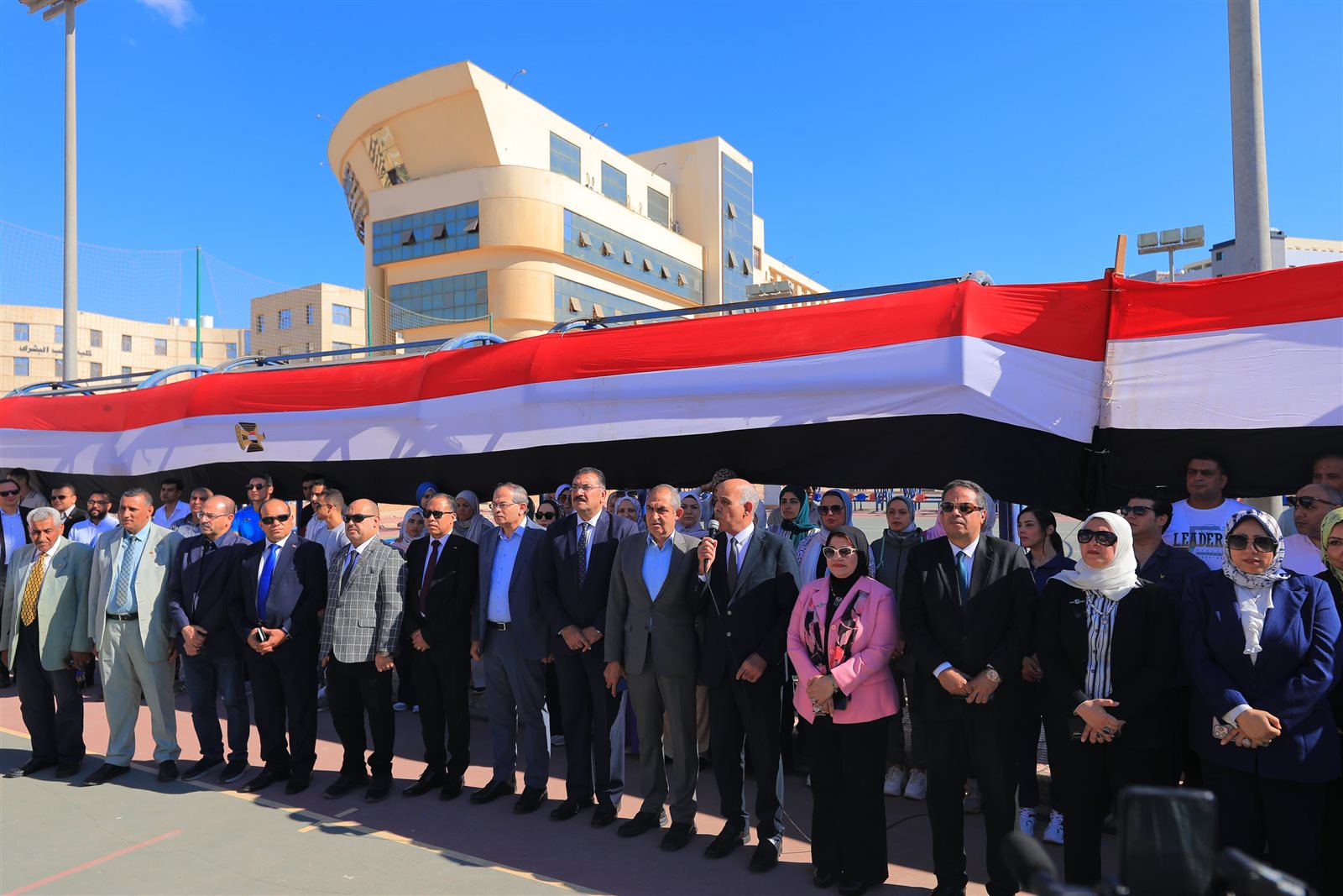 جامعة كفر الشيخ تستقبل طلابها بتحية العلم وبداية العام الجامعي