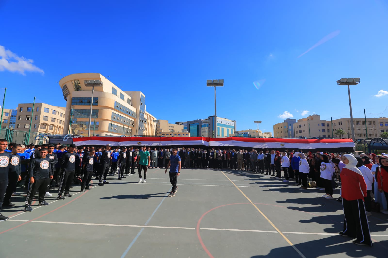 جامعة كفر الشيخ تستقبل طلابها بتحية العلم وبداية العام الجامعي