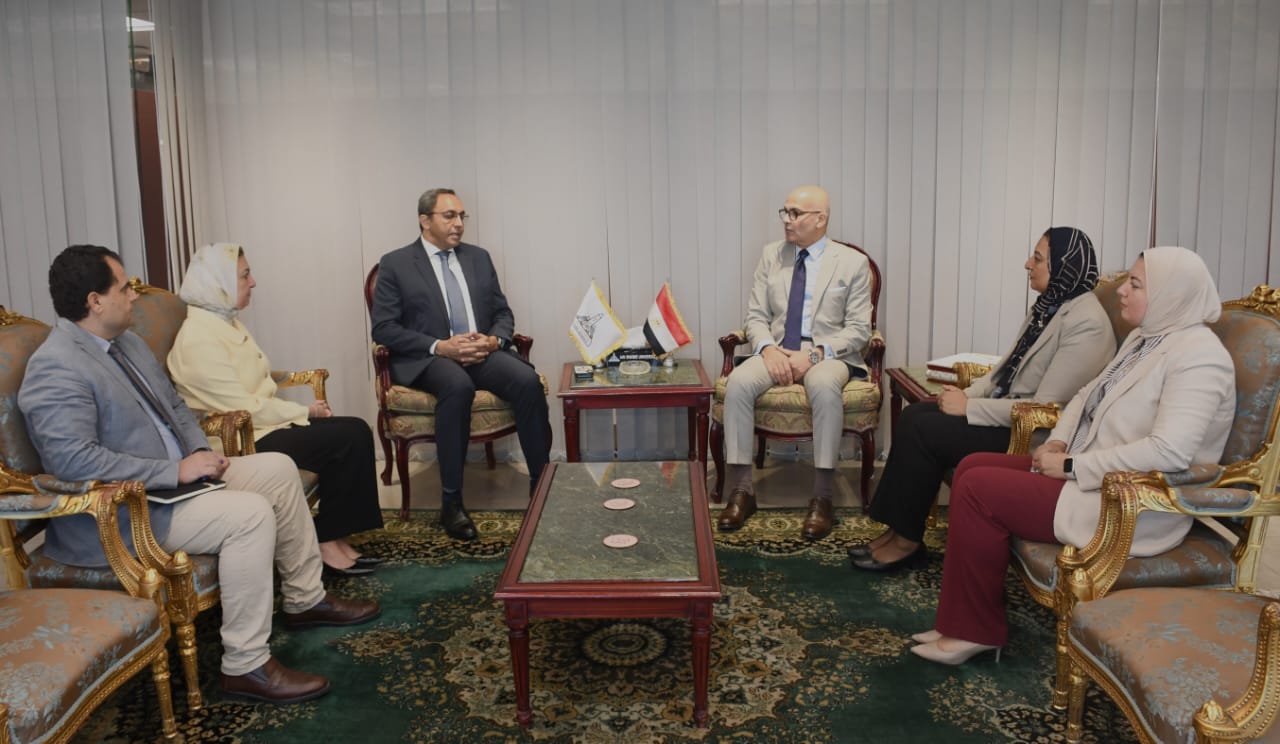 جامعة عين شمس توقع بروتوكول تعاون تنموي شامل مع قنا