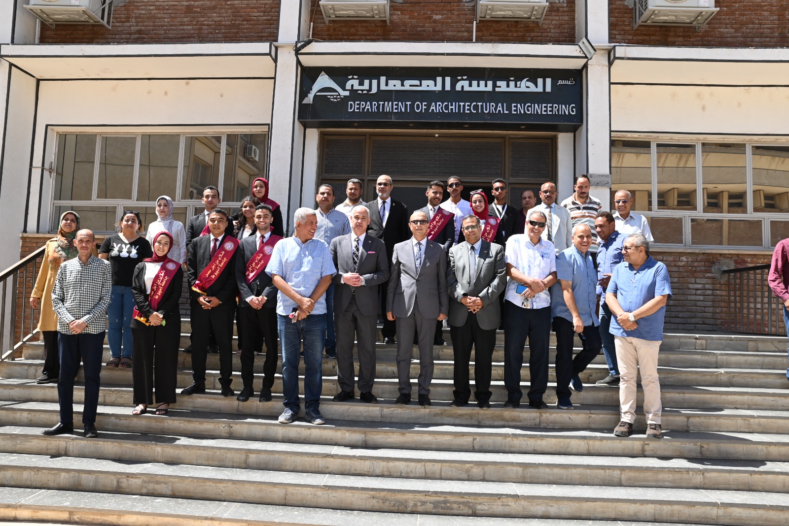 جولة ميدانية لرئيس جامعة أسيوط لتفقد كليات الجامعة