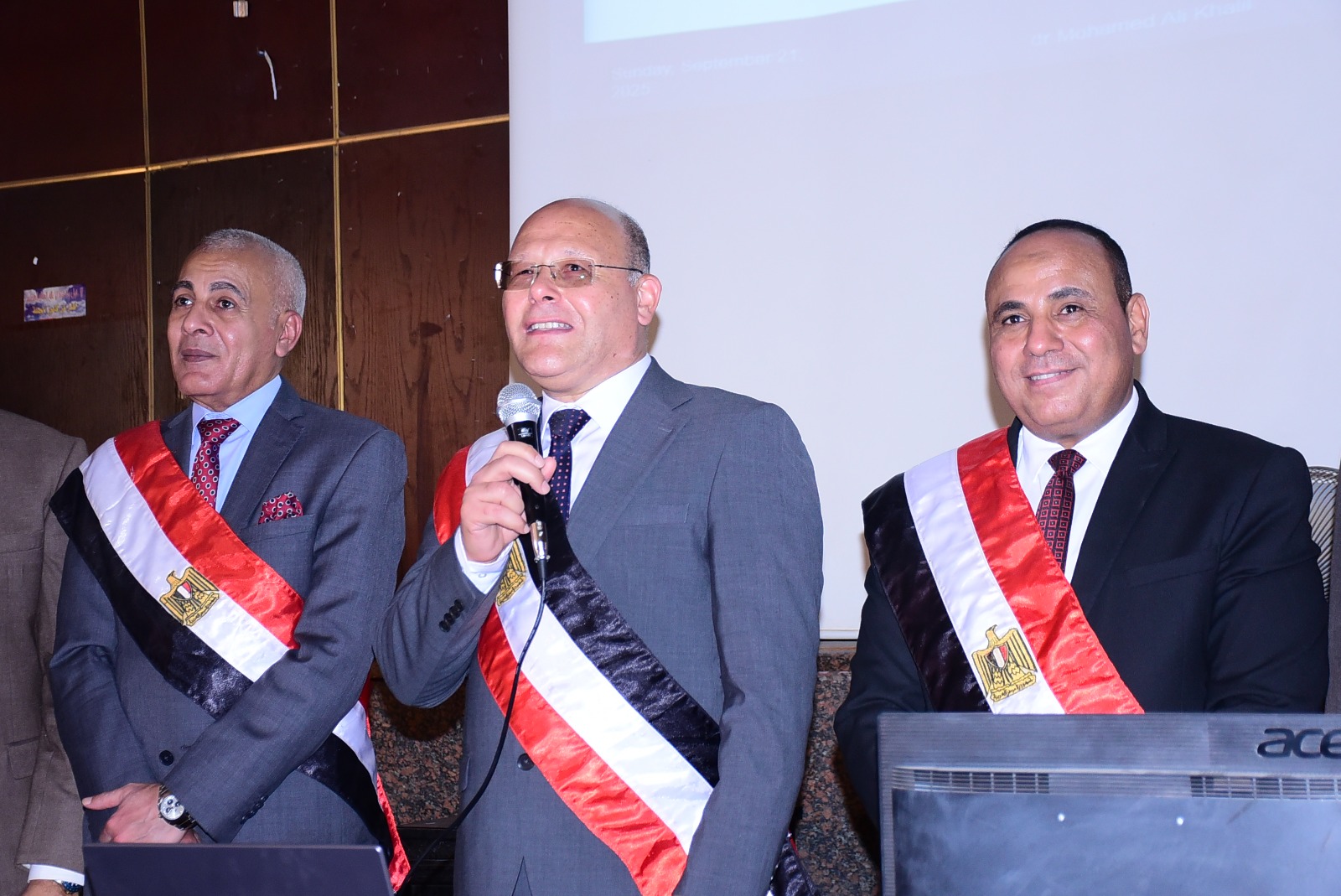 رئيس جامعة سوهاج يتفقد انتظام الدراسة مع بدء الفصل الدراسي الاول 2025