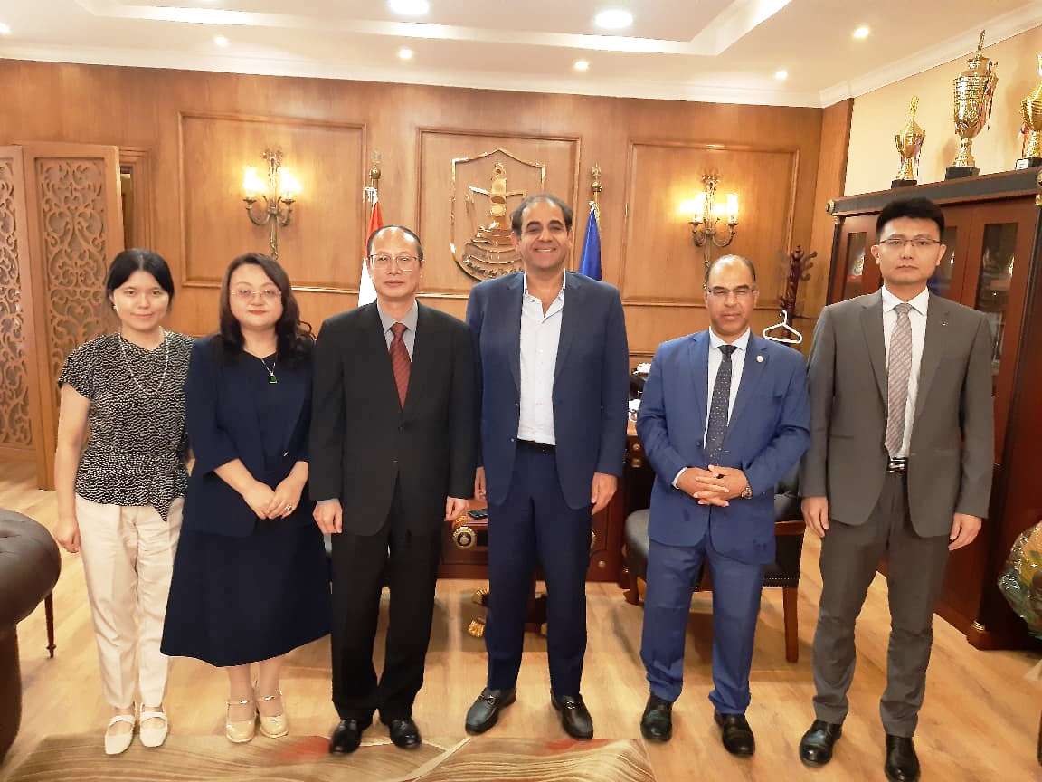 رئيس جامعة بورسعيد يستقبل المستشار التعليمى الصينى بسفارة الصين بالقاهرة