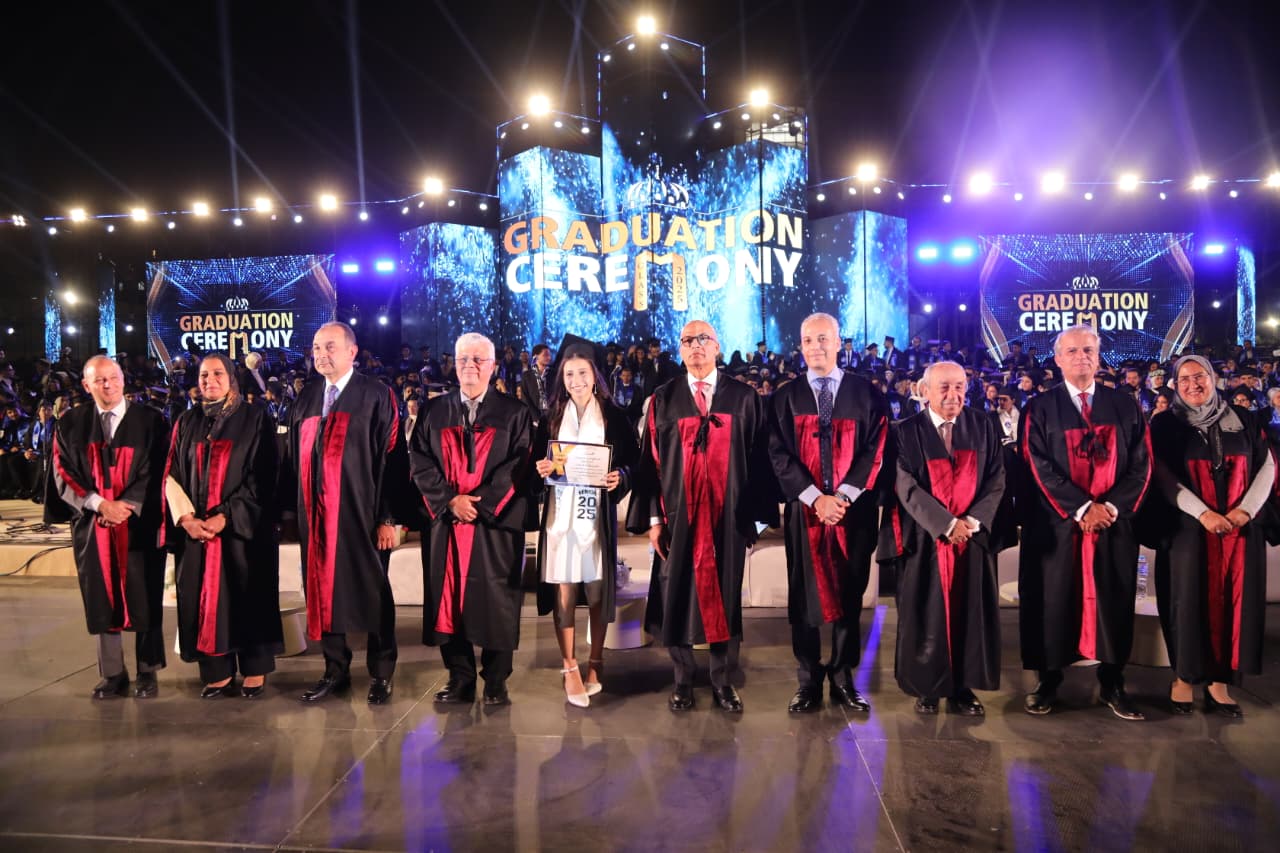 وزير التعليم العالي يشهد حفل تخرج كلية الهندسة جامعة عين شمس