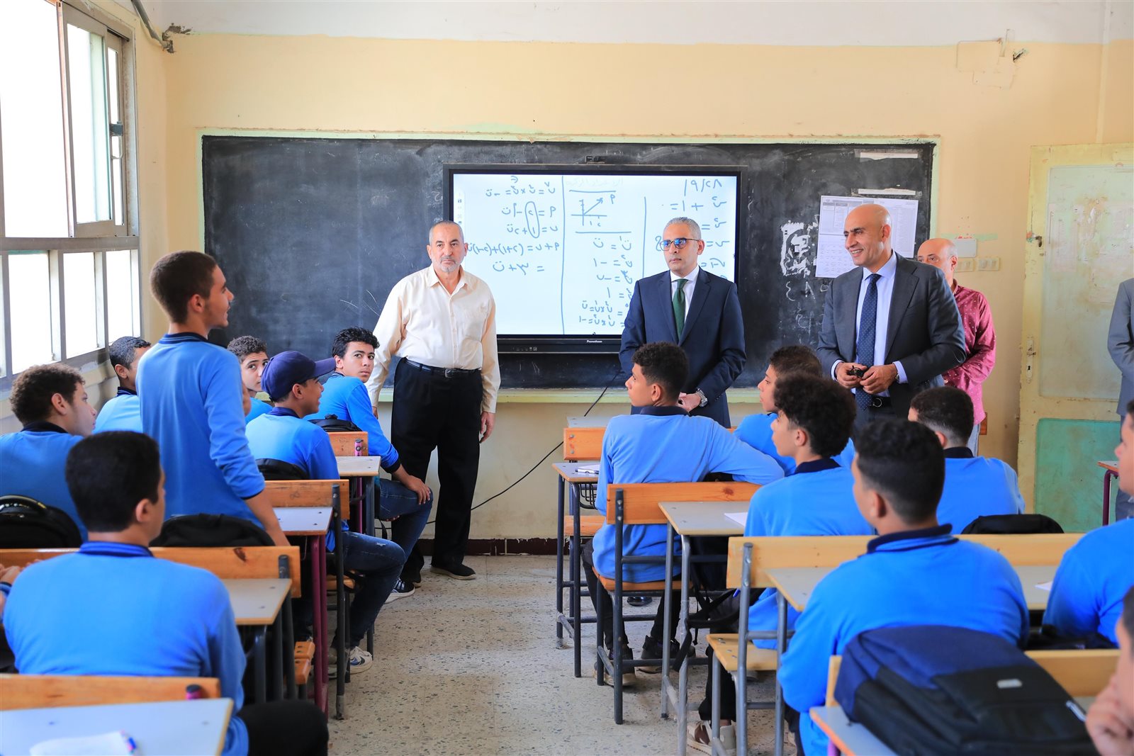 وزير التربية والتعليم يتفقد مدارس الغربية لمتابعة انتظام الدراسة