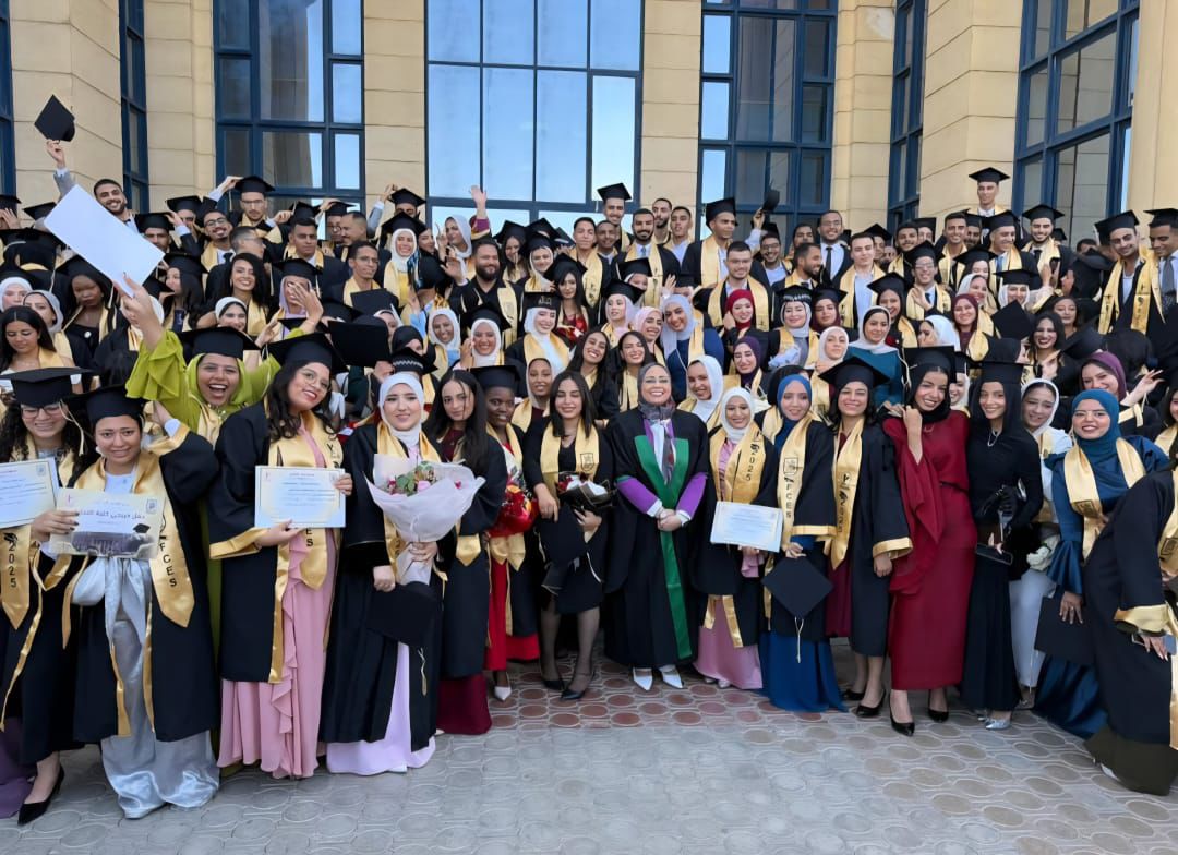 جامعة القاهرة تحتفل بخريجي كلية التجارة والدراسات العليا