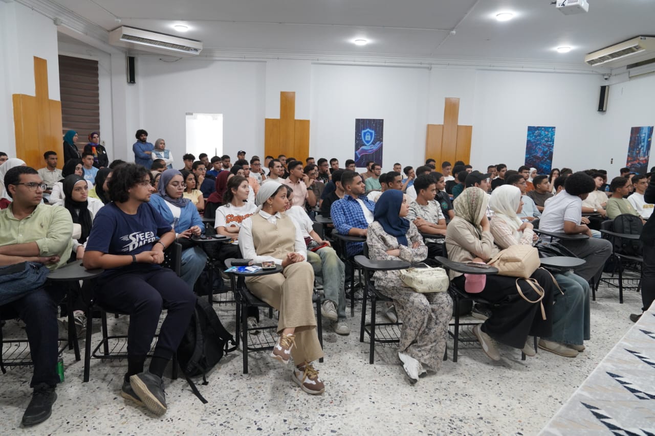 جامعة عين شمس الأهلية تشهد انطلاقة جديدة لكلية الحاسبات والمعلومات