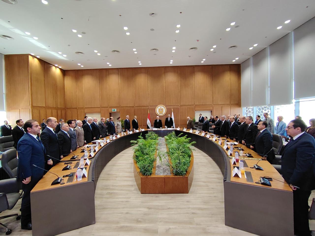 رئيس جامعة الأقصر تشارك باجتماع المجلس الأعلى للجامعات