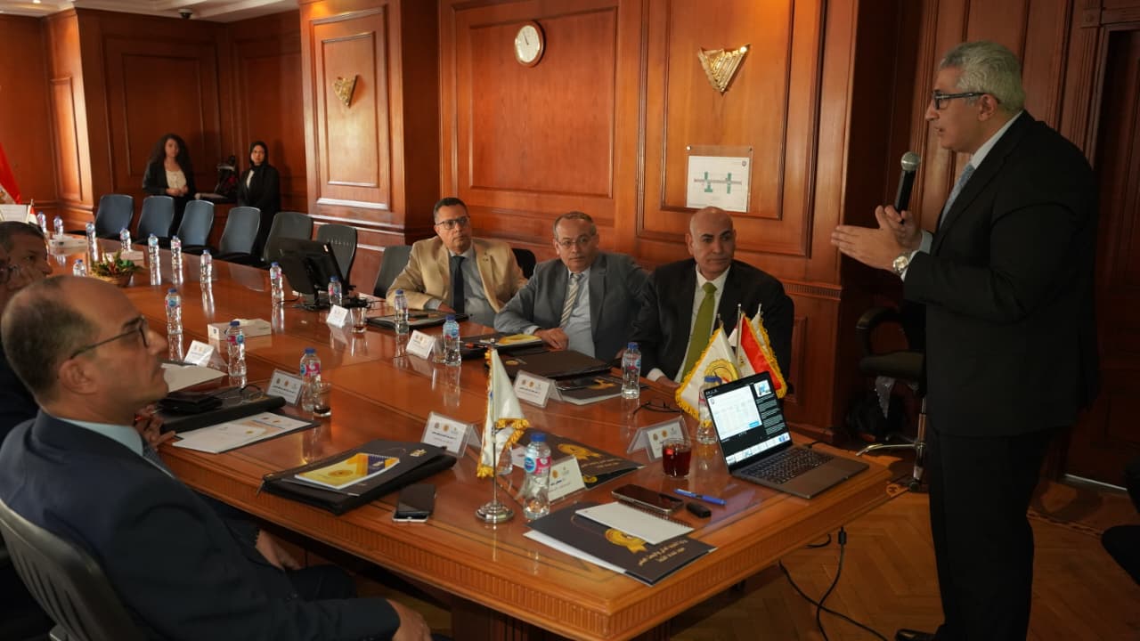 المجلس الأعلى للجامعات يطلق برنامجًا لتأهيل القيادات الجامعية العليا