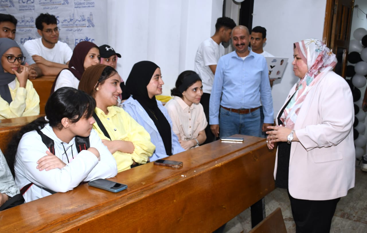 جامعة عين شمس تستقبل طلابها الجدد بكلية الحاسبات والمعلومات