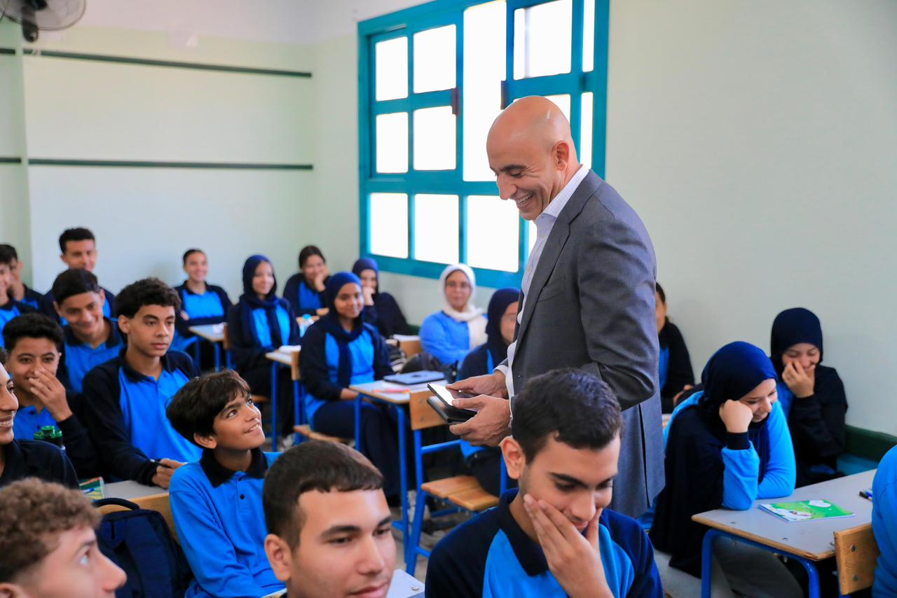 وزير التربية والتعليم يتابع تطوير مدارس الإسكندرية