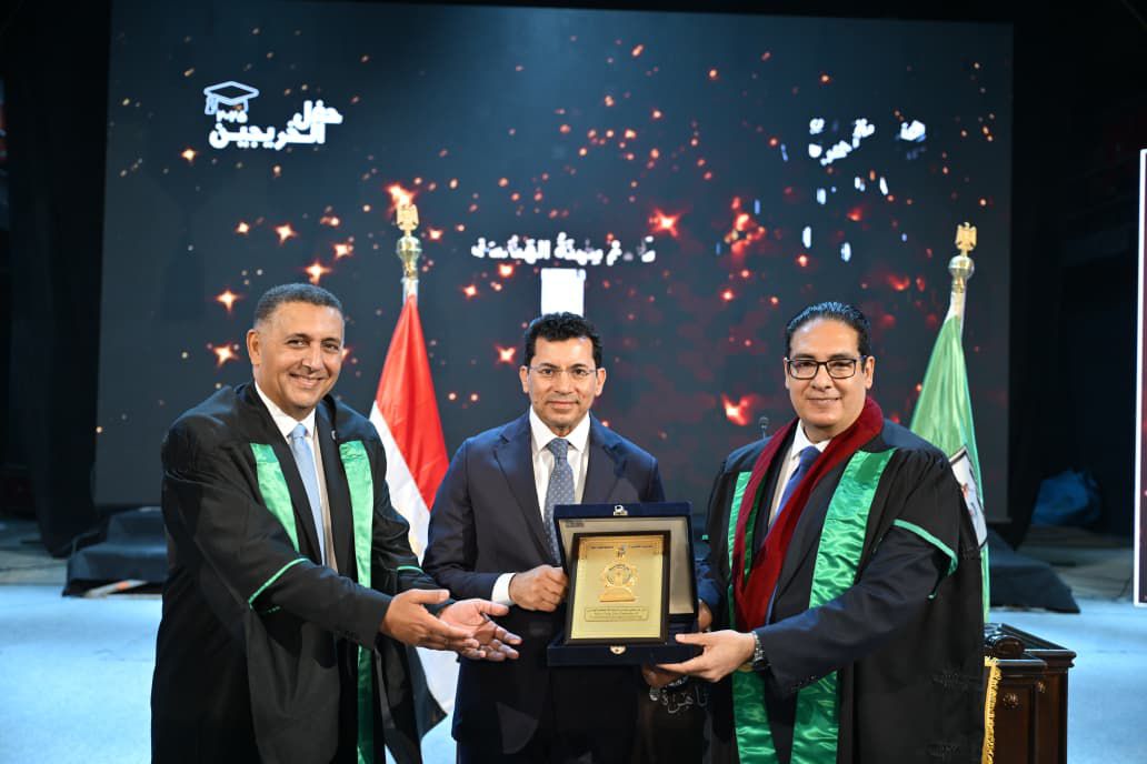 جامعة القاهرة تحتفل بتخريج دفعة 2025 من كلية الهندسة