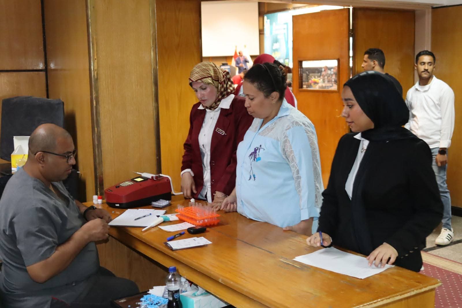 جامعة أسيوط تطلق يومًا صحيًا شاملًا لتعزيز الوعي الطبي داخل الحرم الجامعي