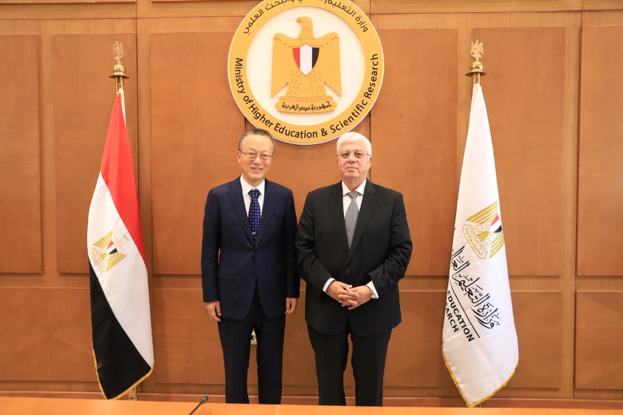 وزير التعليم العالي يشهد الدورة العاشرة لاجتماع اللجنة المصرية الصينية المشتركة