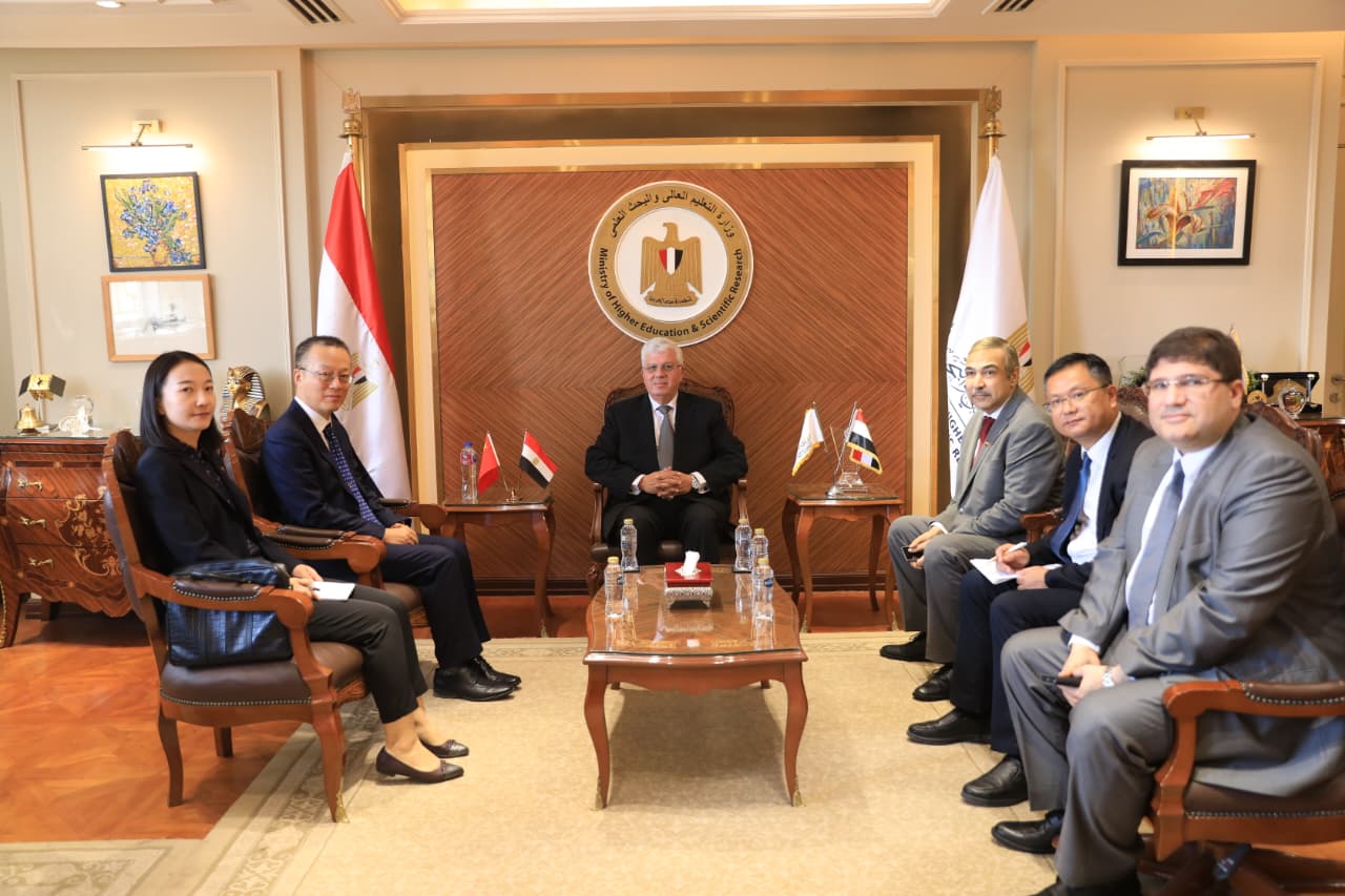 وزير التعليم العالي يشهد الدورة العاشرة لاجتماع اللجنة المصرية الصينية المشتركة