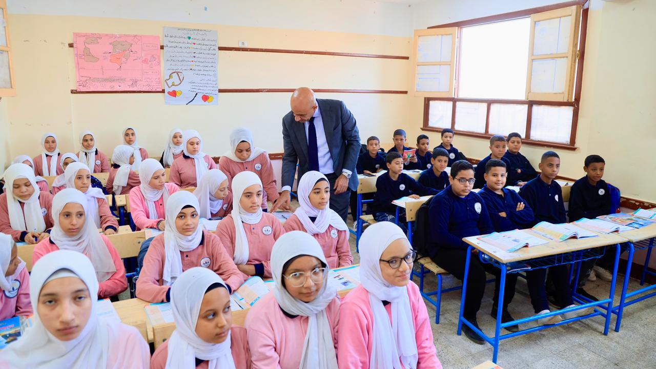 وزير التربية والتعليم يزور مدارس سوهاج