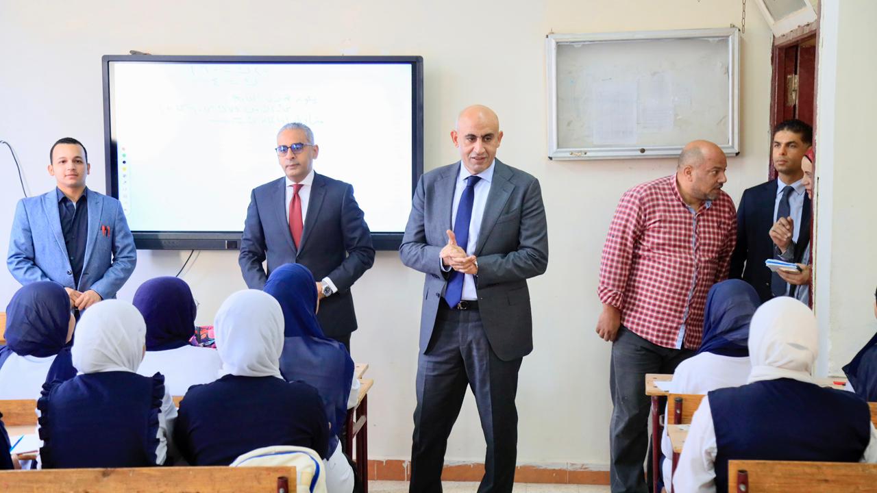 وزير التربية والتعليم يزور مدارس سوهاج