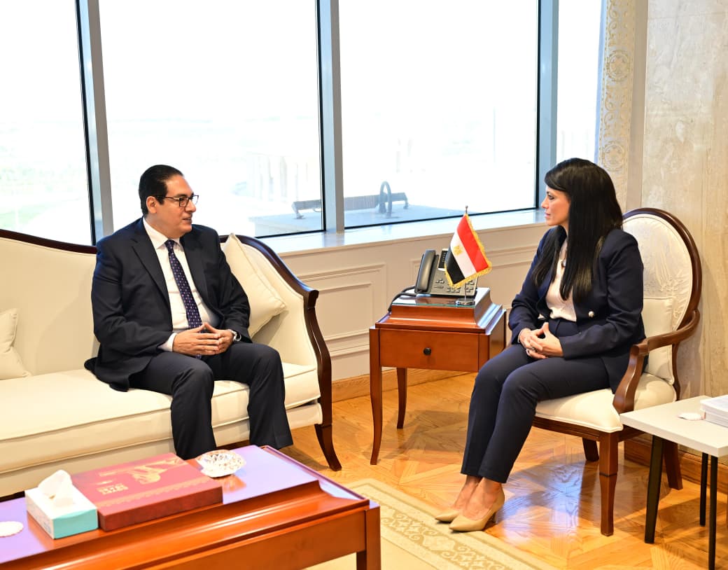 الدكتور محمد سامى عبد الصادق والدكتورة رانيا المشاط