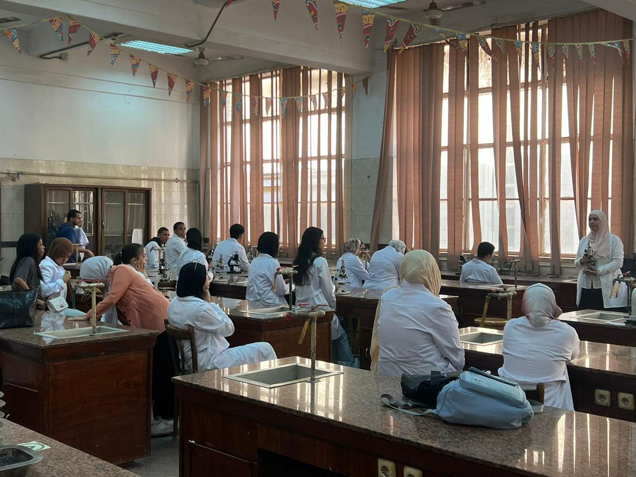 جامعة القاهرة الأهلية تعزز التدريب العملي لطلابها