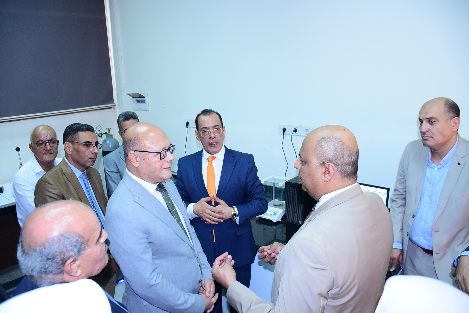 النعماني يفتتح وحدة المعمل المركزي للتحليل الحراري