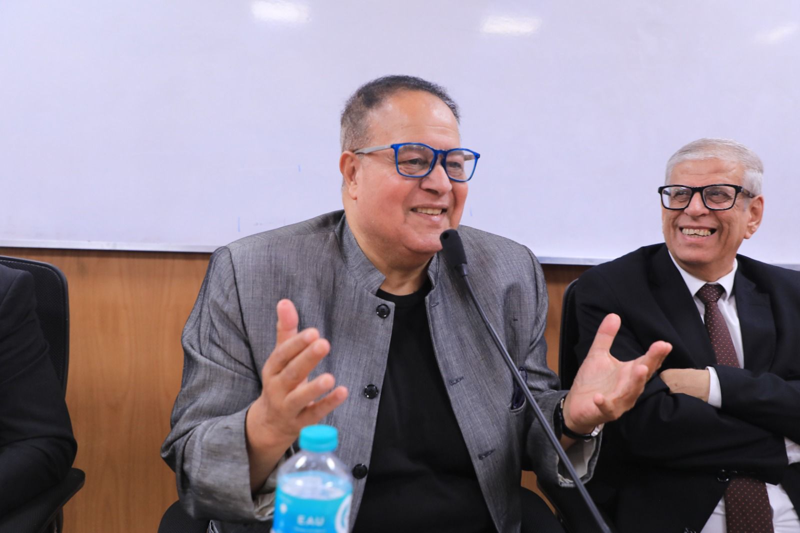 جامعة القاهرة الأهلية تحتضن ندوة افرح.. تنجح مع جمال الشاعر