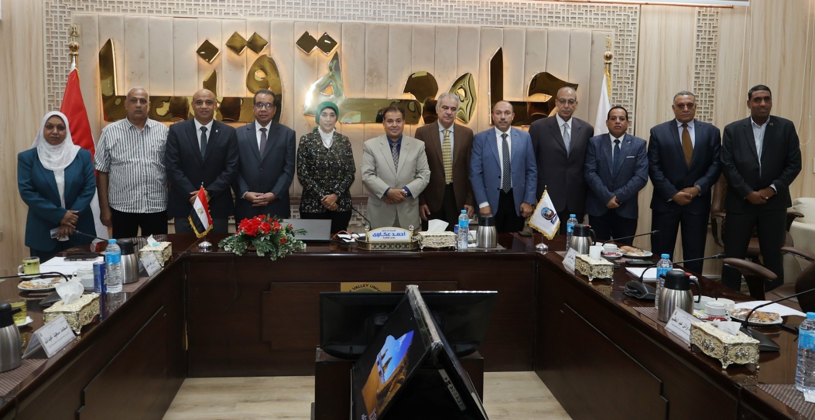 جامعة قنا تختار قياداتها الإدارية بكفاءة وشفافية