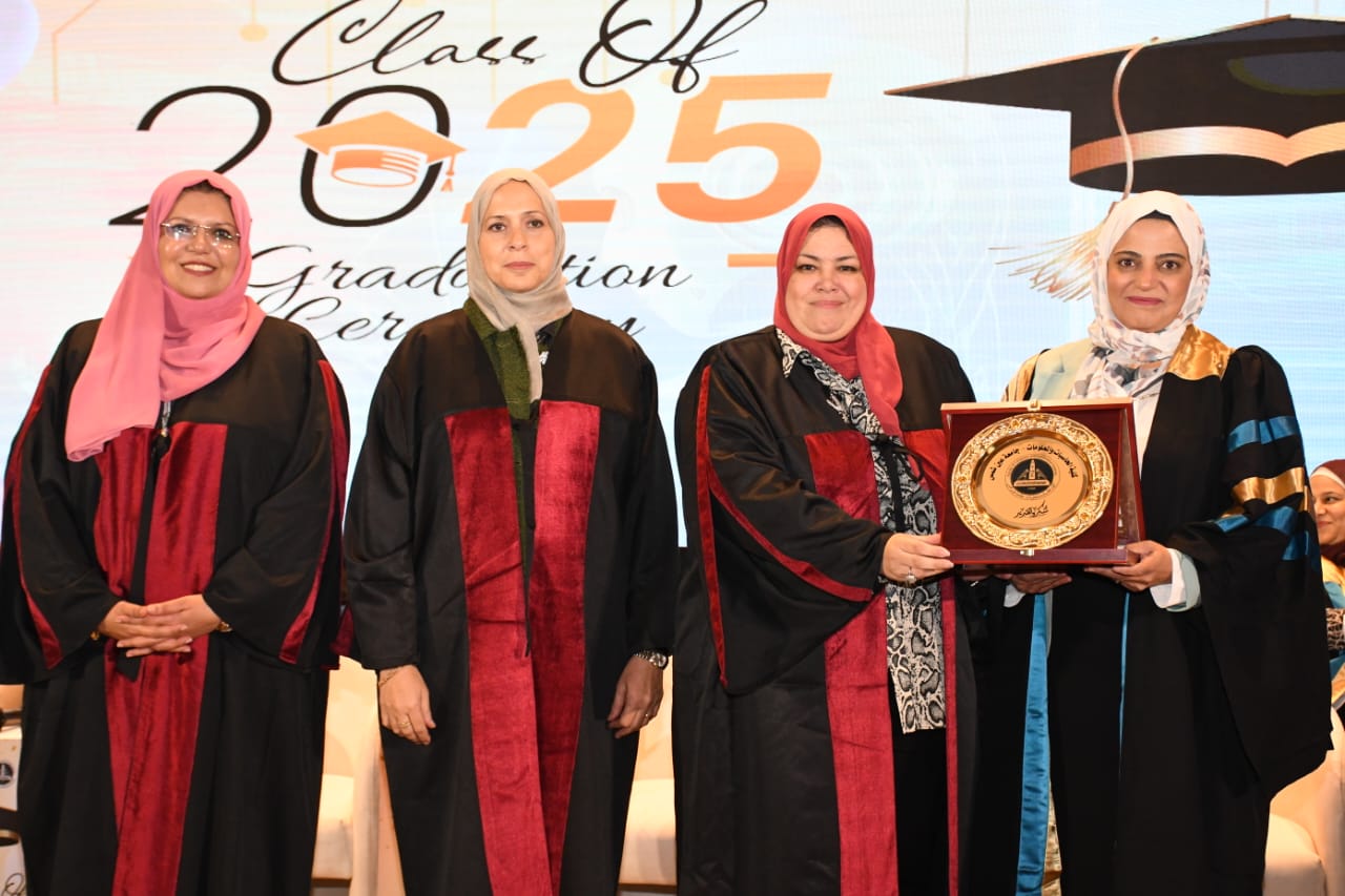 حفل تخريج الدفعة السادسة والعشرين لكلية الحاسبات والمعلومات بجامعة عين شمس