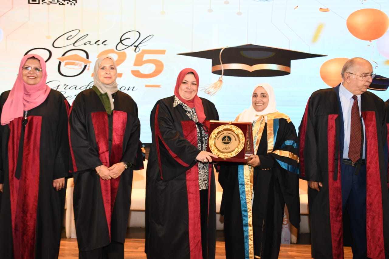 حفل تخريج الدفعة السادسة والعشرين لكلية الحاسبات والمعلومات بجامعة عين شمس