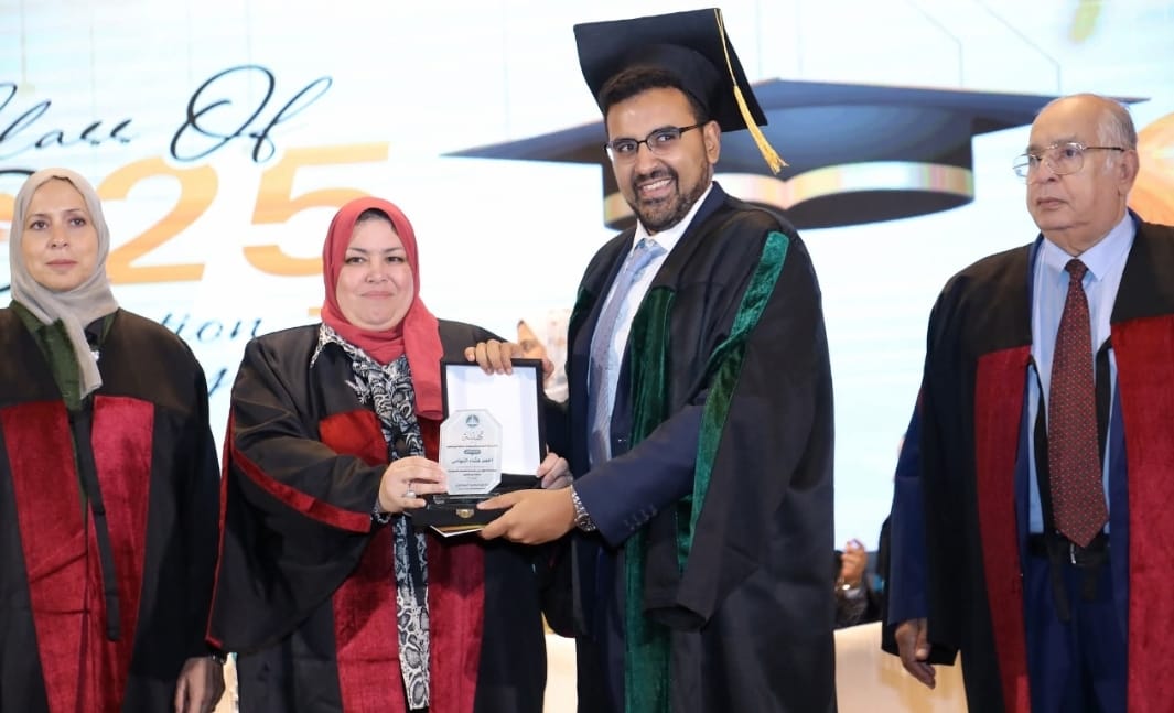 حفل تخريج الدفعة السادسة والعشرين لكلية الحاسبات والمعلومات بجامعة عين شمس