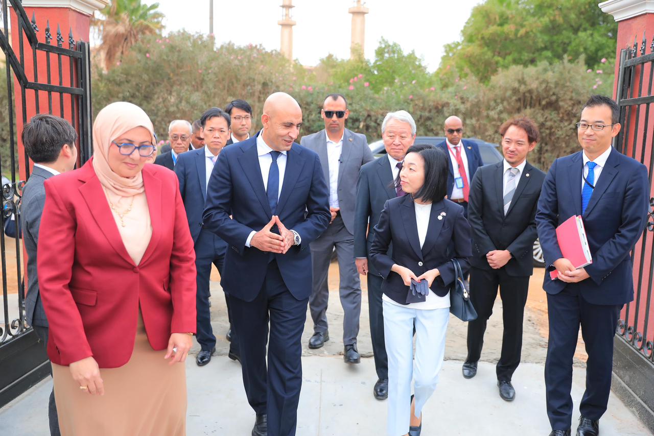 وزير التربية والتعليم يصطحب أميرة من العائلة الإمبراطورية اليابانية في زيارة للمدرسة المصرية اليابانية