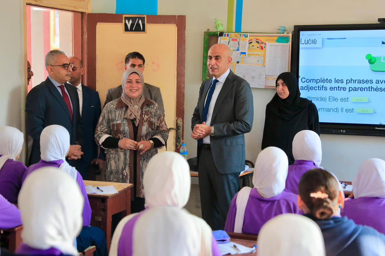 وزير التربية والتعليم يجري جولة مفاجئة بعدد من مدارس محافظة الدقهلية