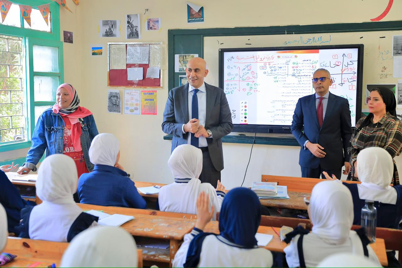 وزير التربية والتعليم يجري جولة مفاجئة بعدد من مدارس محافظة الدقهلية