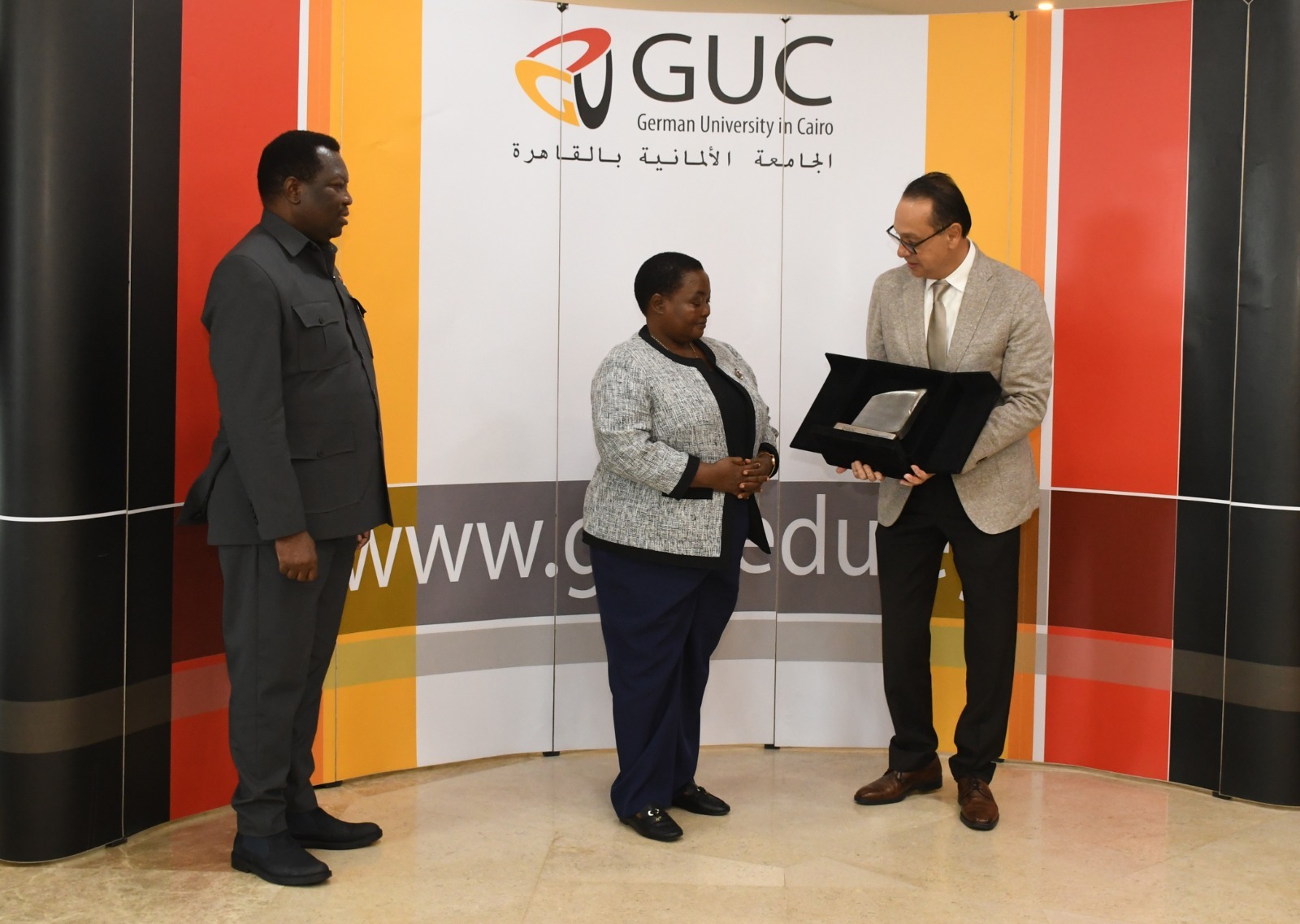 رئيسة وزراء أوغندا تزور الجامعة الألمانية بالقاهرة