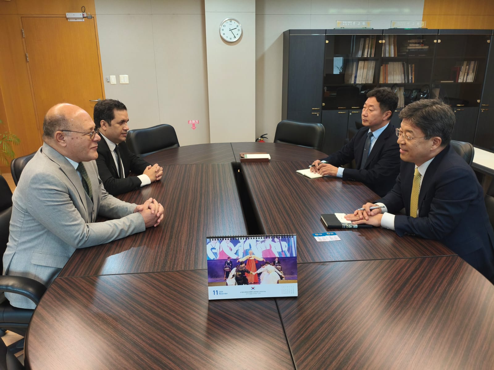 جامعة سوهاج تعزز حضورها الدولي في ملتقى QS آسيا والمحيط الهادئ 2025