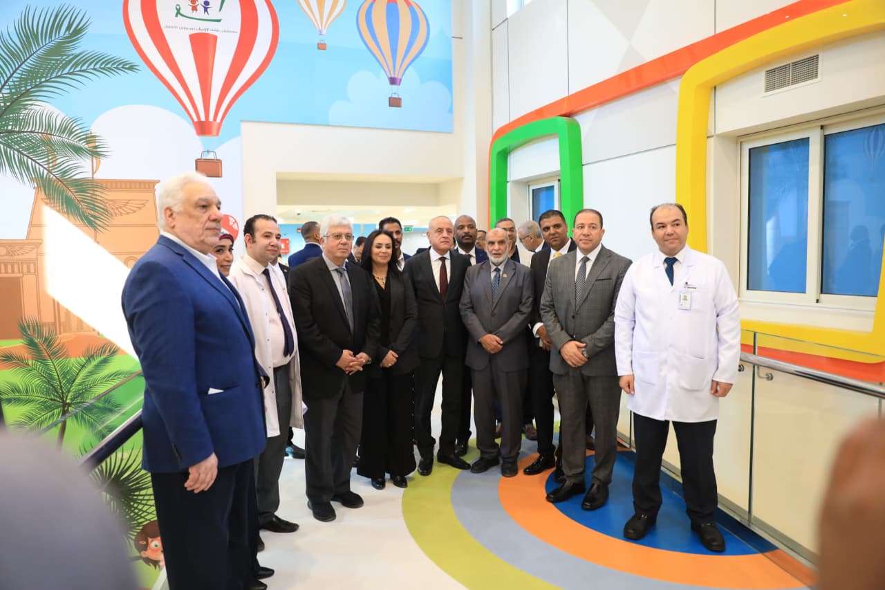 وزير التعليم العالي يوقّع شراكة أكاديمية وعلاجية بالصعيد