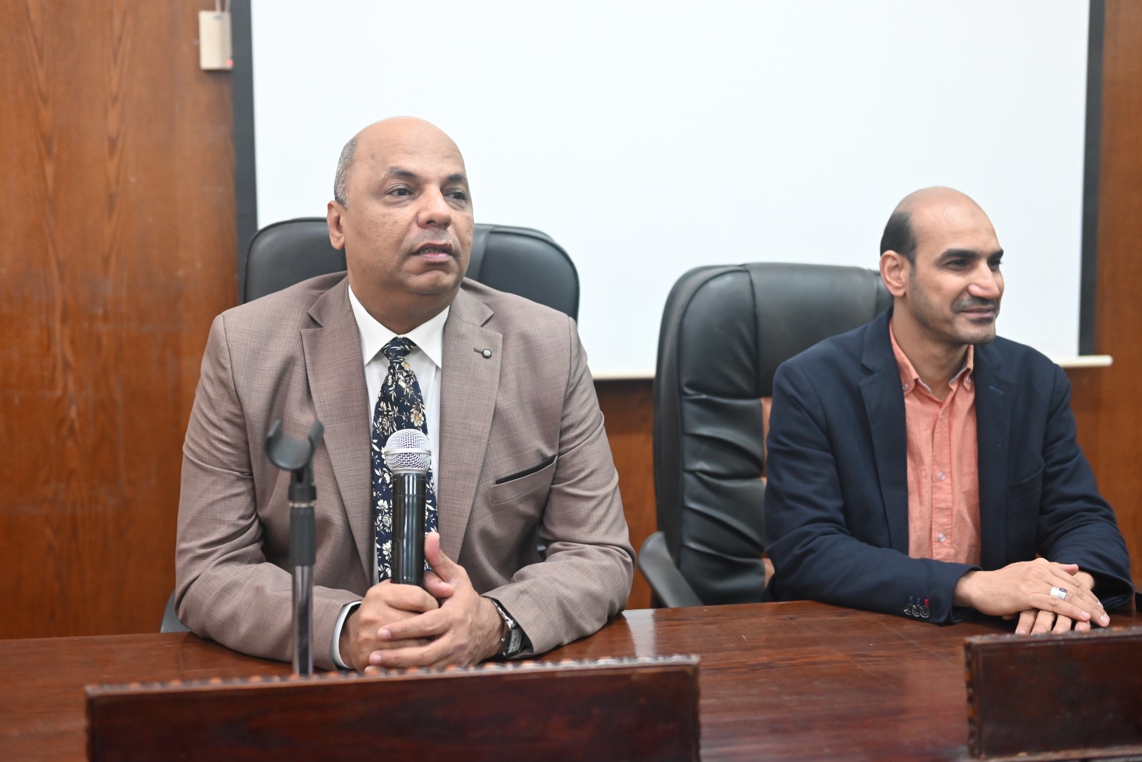 جامعة سوهاج تدعو للمشاركة في انتخابات مجلس النواب 2025