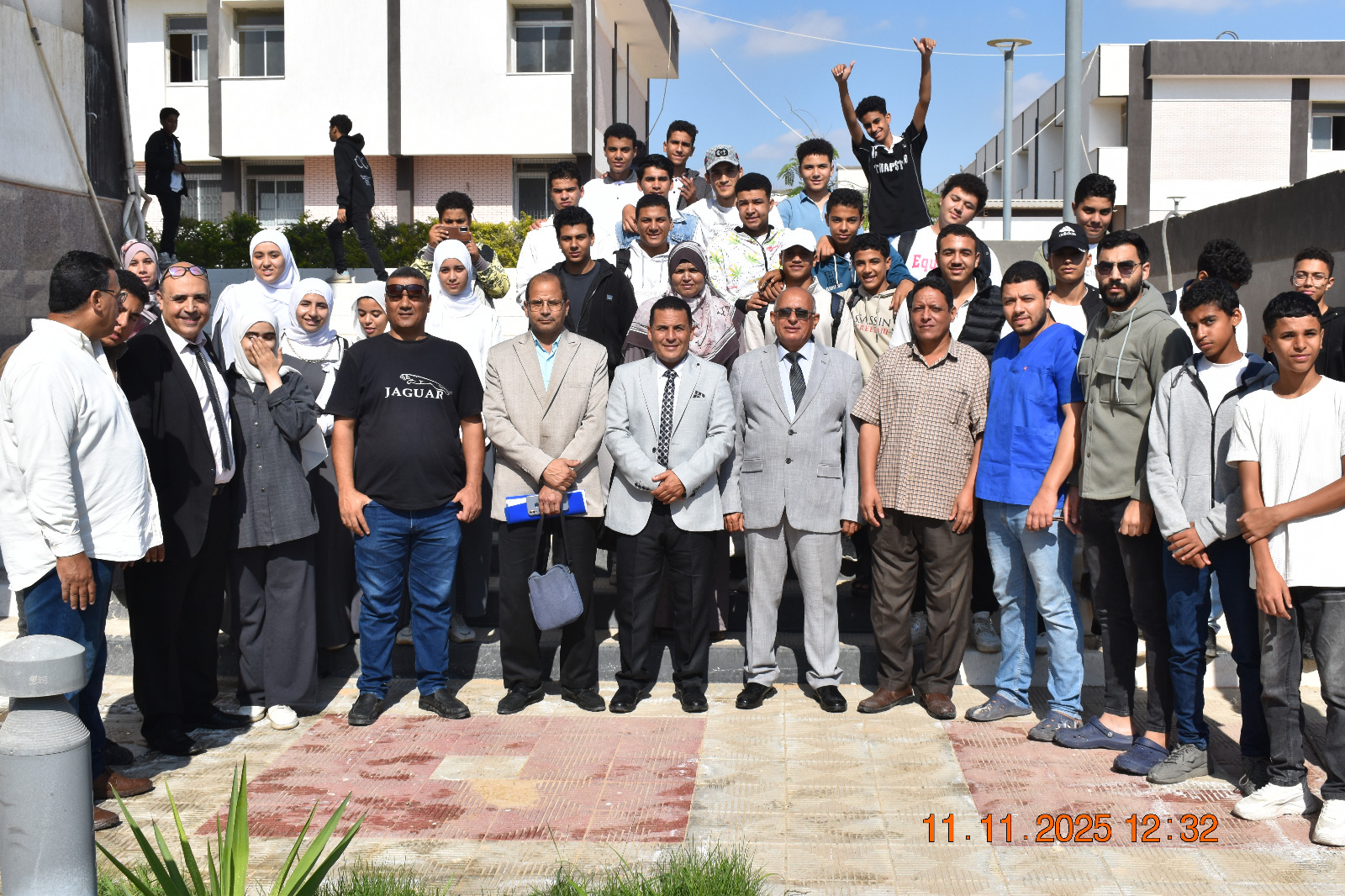 طلاب مدرسة الزيتون يكتشفون أسرار الطب البيطري في جامعة مدينة السادات