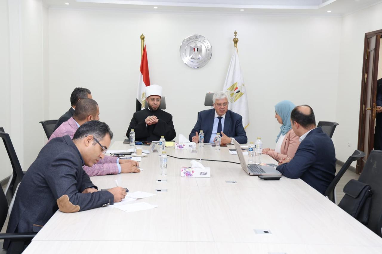 وزير التعليم العالي يبحث مع وزير الأوقاف تعزيز التعاون عبر بنك المعرفة المصري